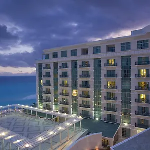 Le Meridien And Cancun